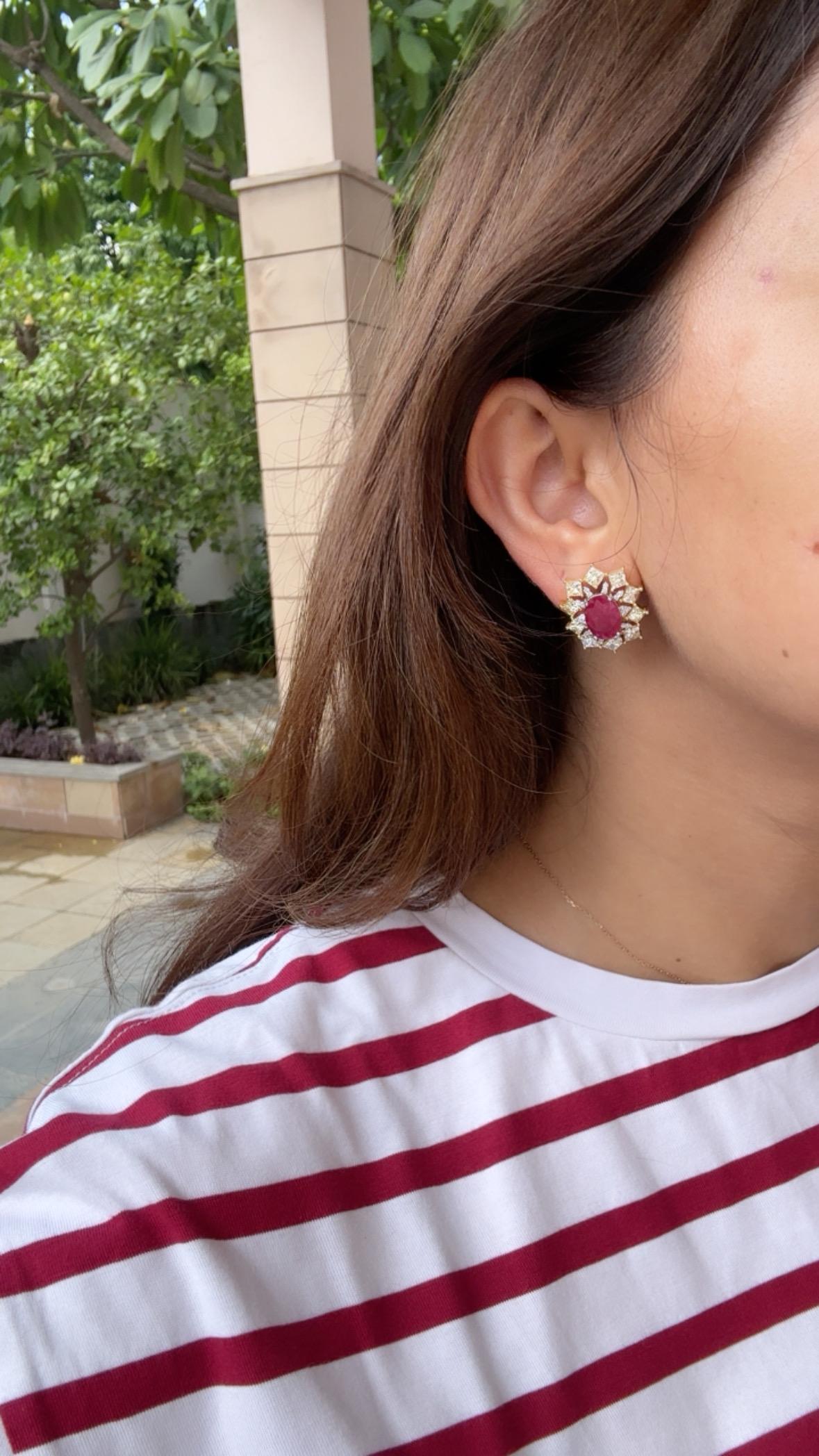 Boucles d'oreilles en or 18 carats, 7,35 carats, rubis du Mozambique et diamants jaunes en vente 2