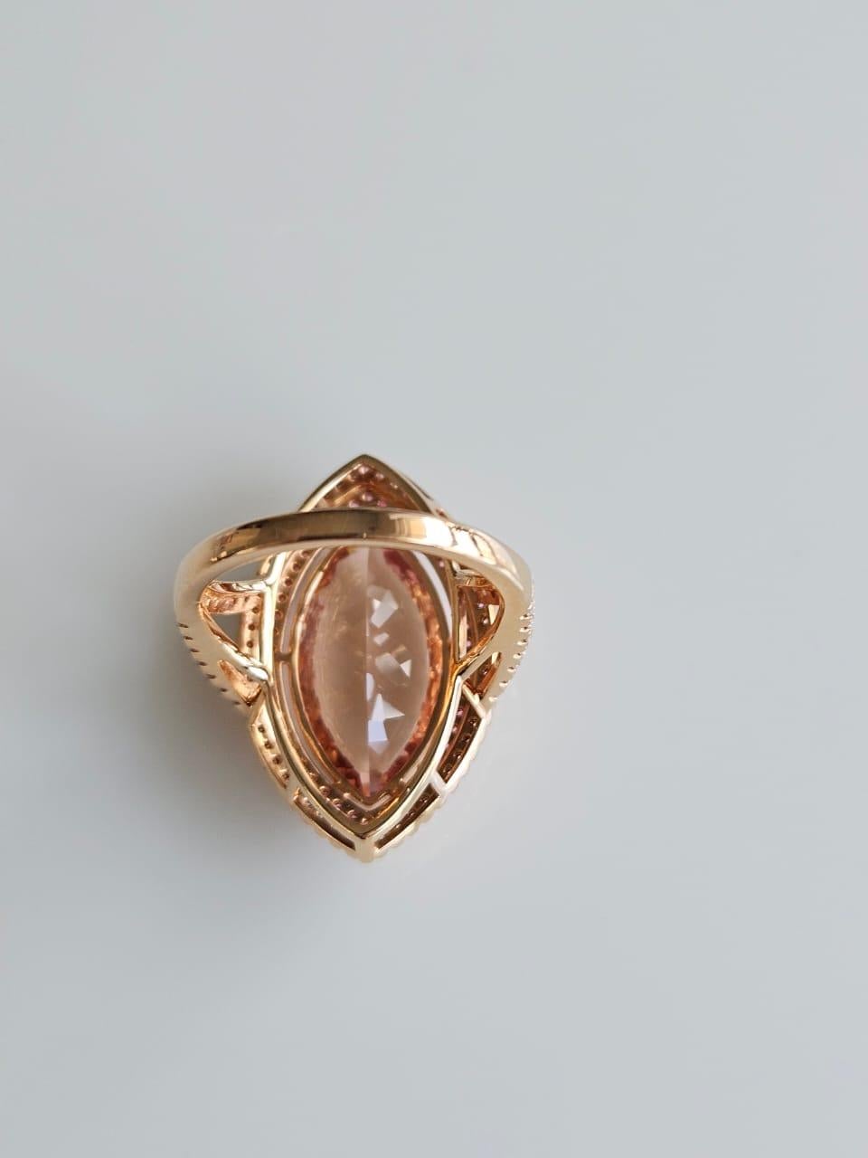 In 18K Gold gefasst, 7,44 Karat, Morganit, Pinke Saphire & Diamanten Cocktail-Ring (Moderne) im Angebot
