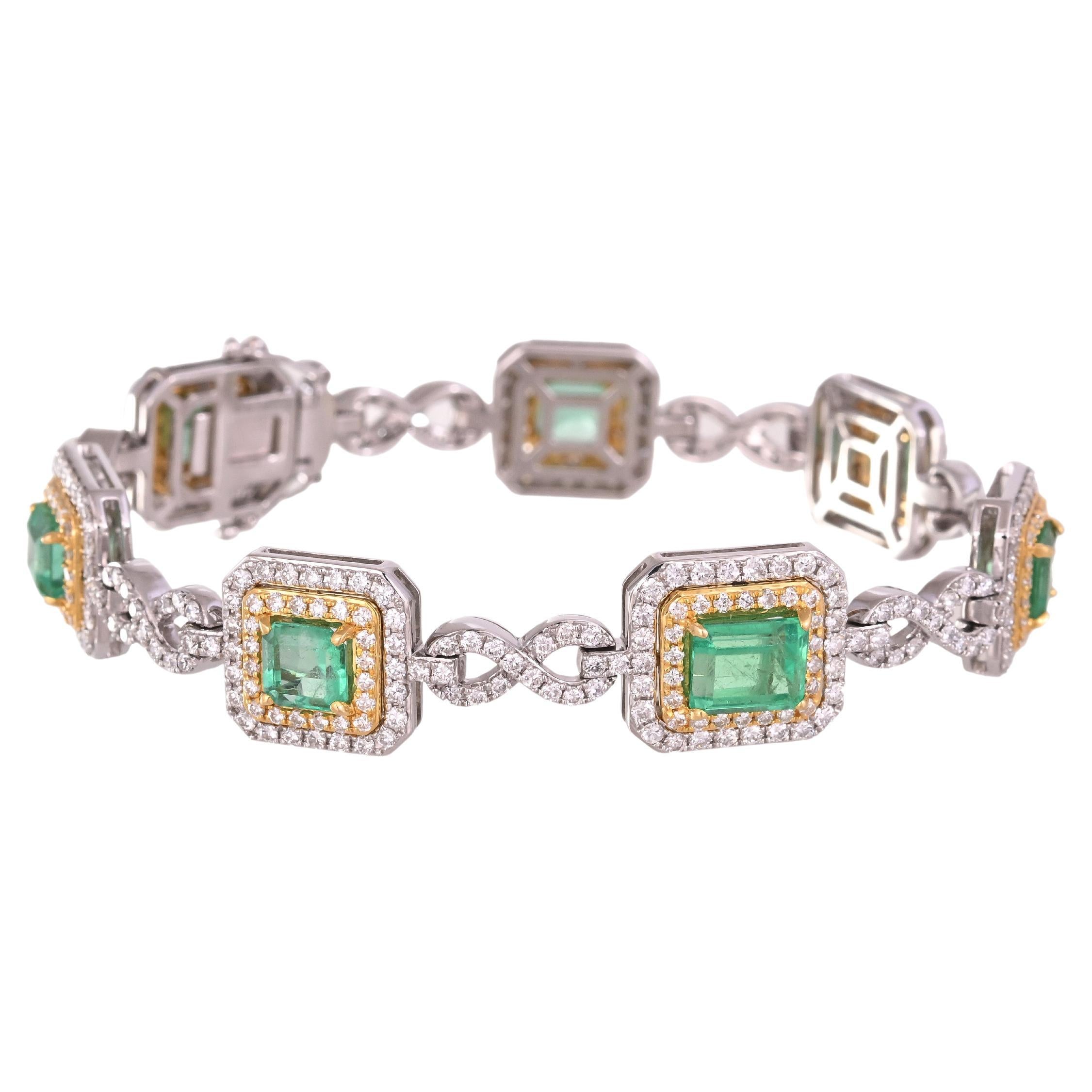 Set in 18K Gold, 7.50 carats, Colombian Emeralds & Diamonds Modern Bracelet