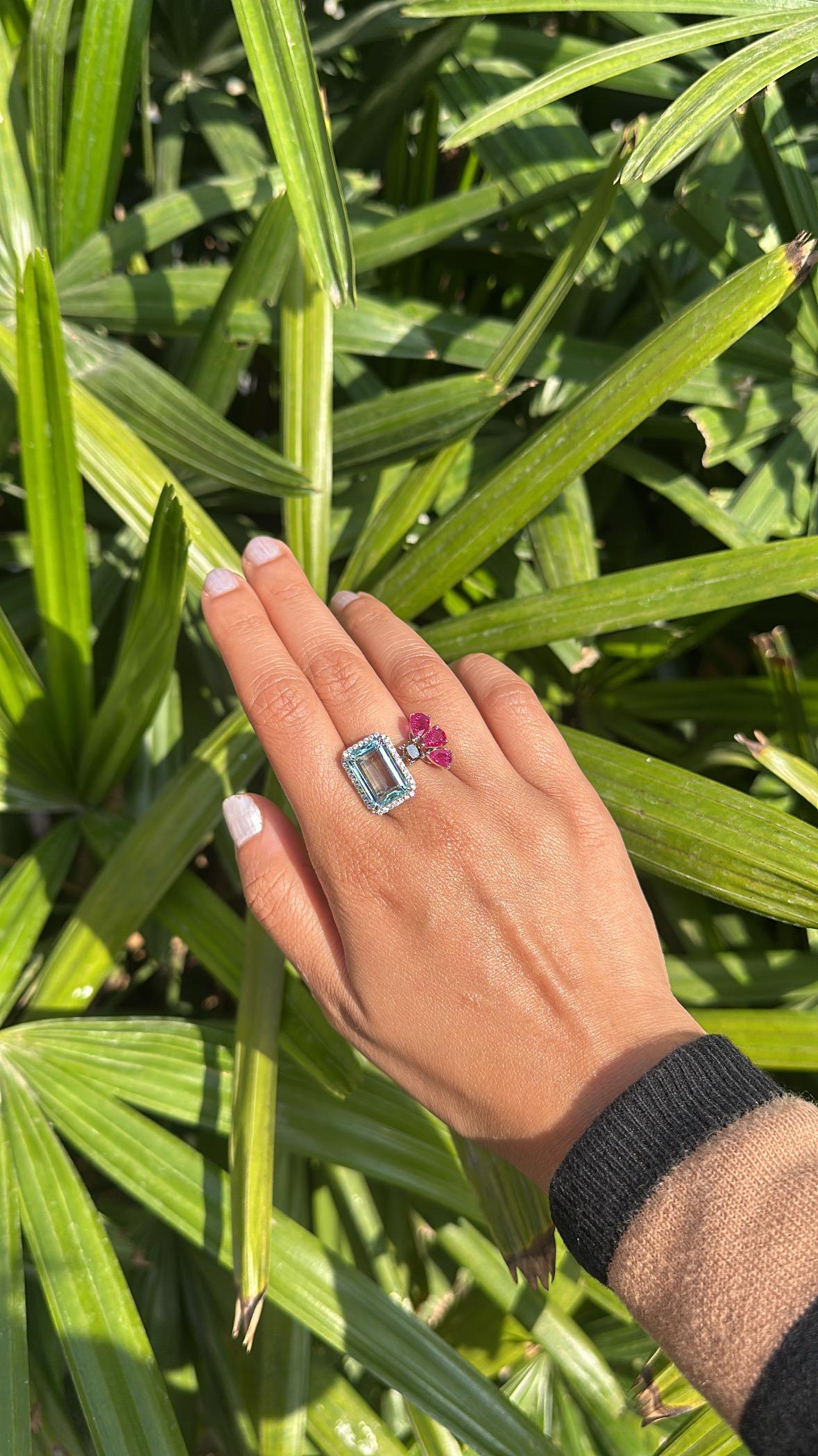 Verlobungsring aus 18 Karat Gold, 7,60 Karat Aquamarin, Rubine und braune Diamanten im Angebot 3