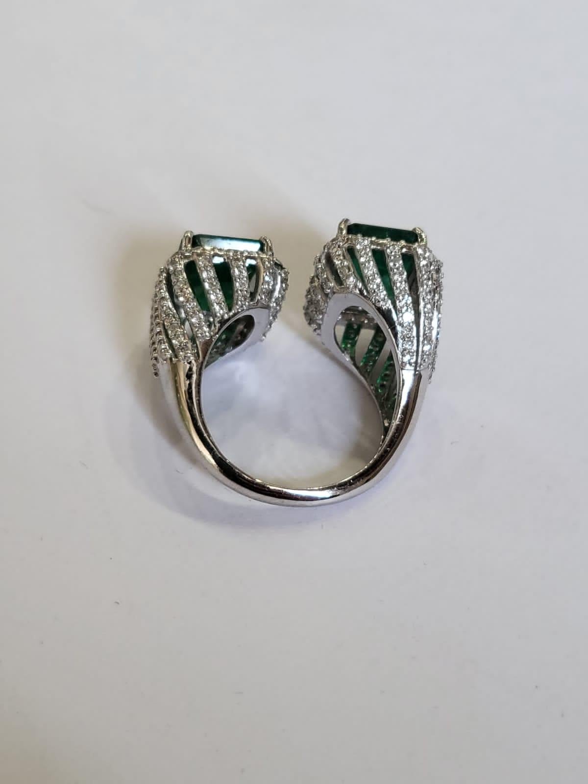 Emerald Cut Set in 18K Gold, 7.62 carats, natural Zambian Emerald & Diamonds Engagement Ring For Sale