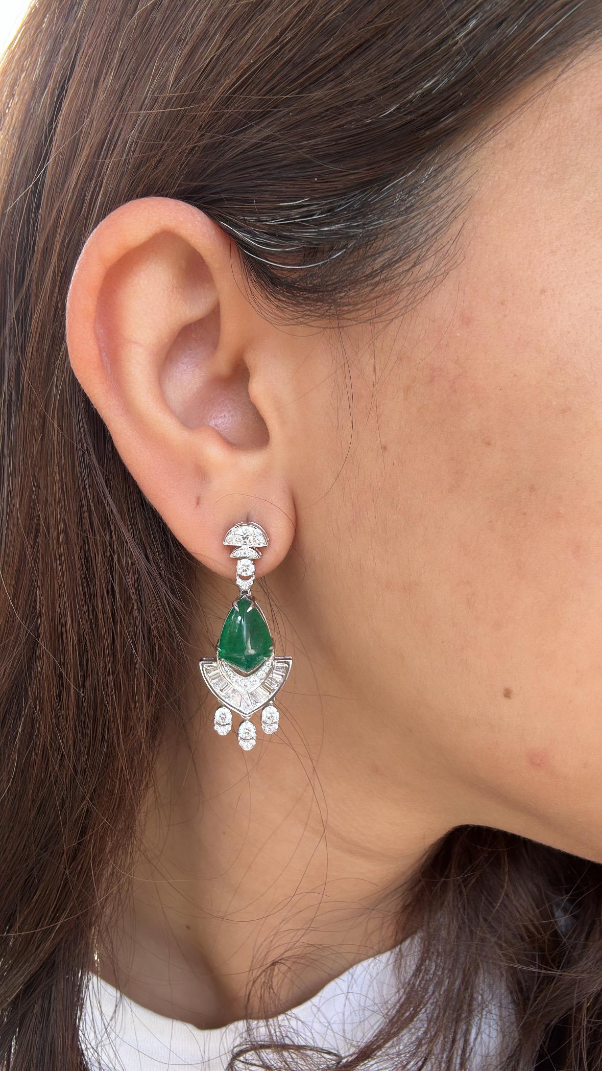 Orecchini con diamanti e smeraldo dello Zambia da 7,62 carati, incastonati in oro 18K in vendita 8