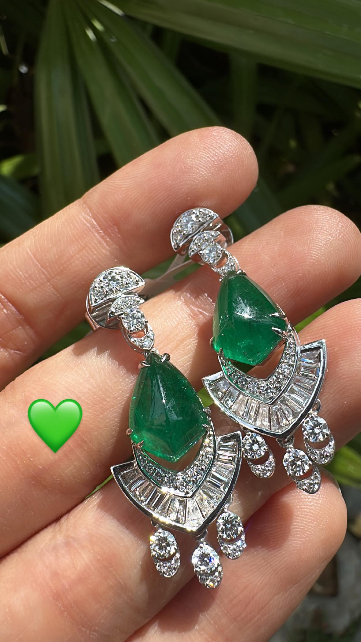 Orecchini con diamanti e smeraldo dello Zambia da 7,62 carati, incastonati in oro 18K in vendita 1