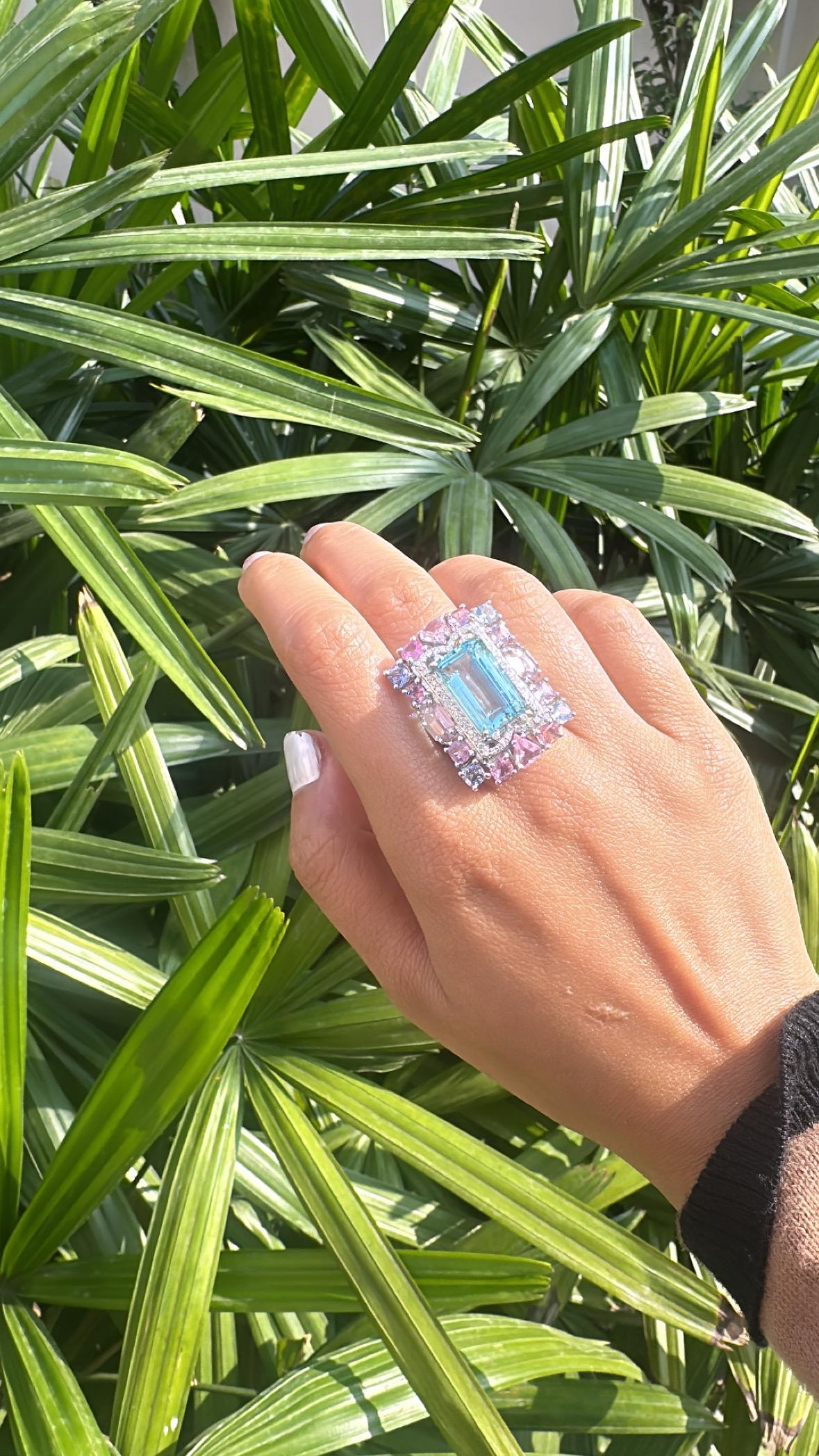 Set in 18K Gold, 7.97 carats Aquamarine, Multi Sapphires & Diamond Cocktail Ring For Sale 4