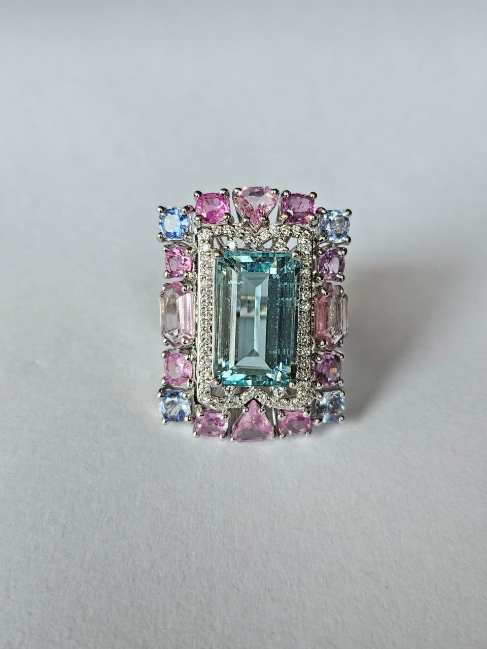 Set in 18K Gold, 7.97 carats Aquamarine, Multi Sapphires & Diamond Cocktail Ring In New Condition For Sale In Hong Kong, HK