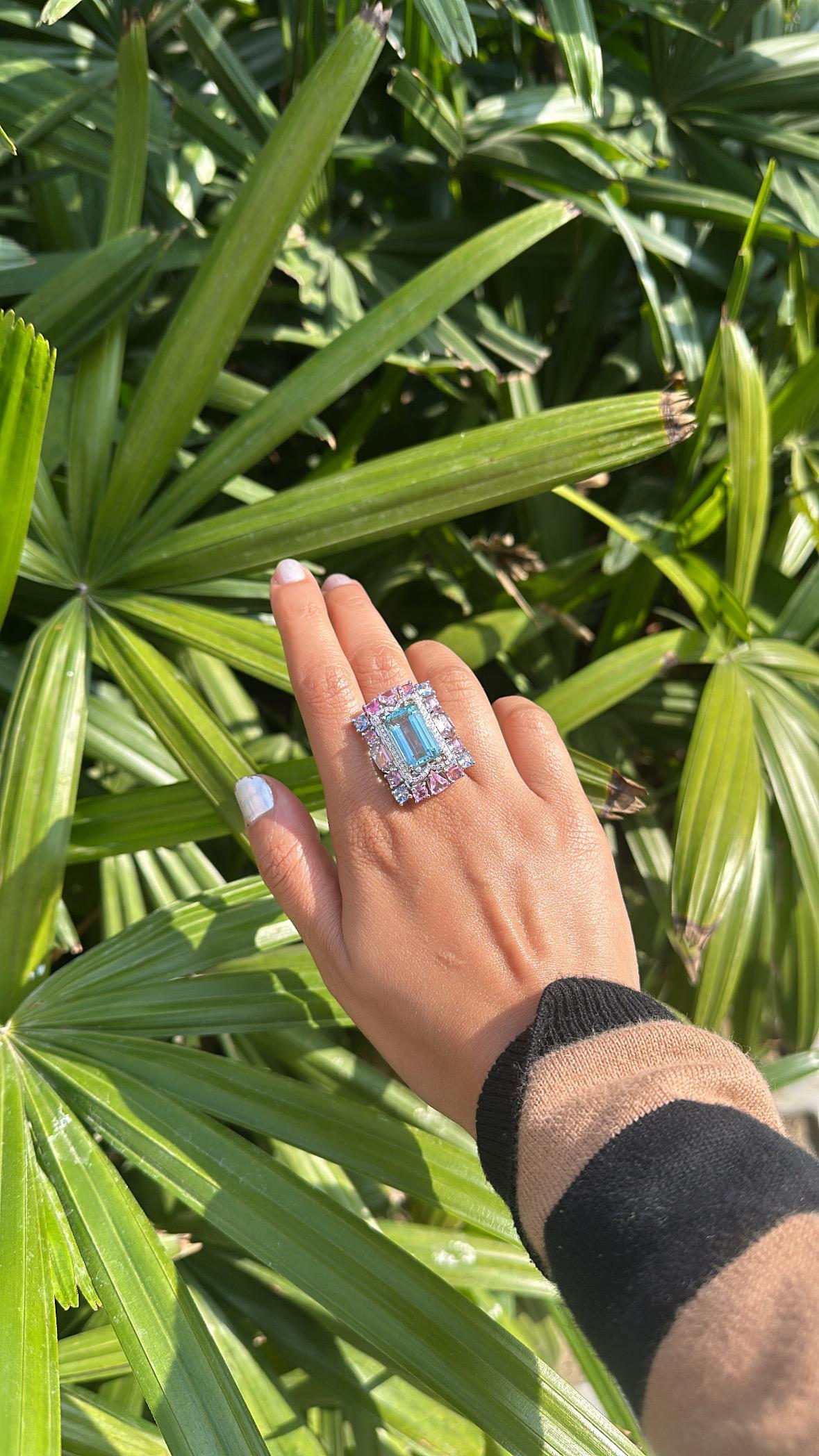 Set in 18K Gold, 7.97 carats Aquamarine, Multi Sapphires & Diamond Cocktail Ring For Sale 3