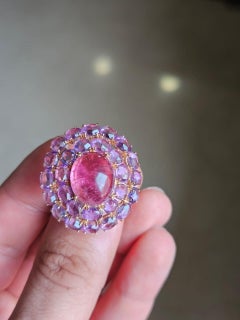 Cocktailring aus 18 Karat Gold, 8,13 Karat, Turmalin, mehreren Saphiren und Diamanten