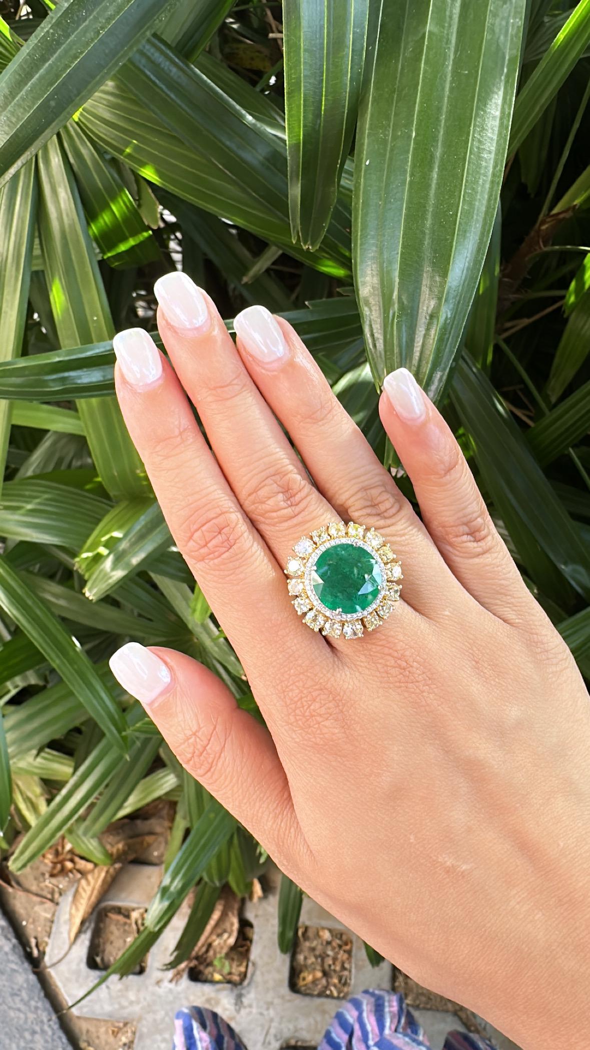 Anello di fidanzamento con smeraldo dello Zambia e diamanti gialli, 8,16 carati, incastonato in oro 18 carati in vendita 6