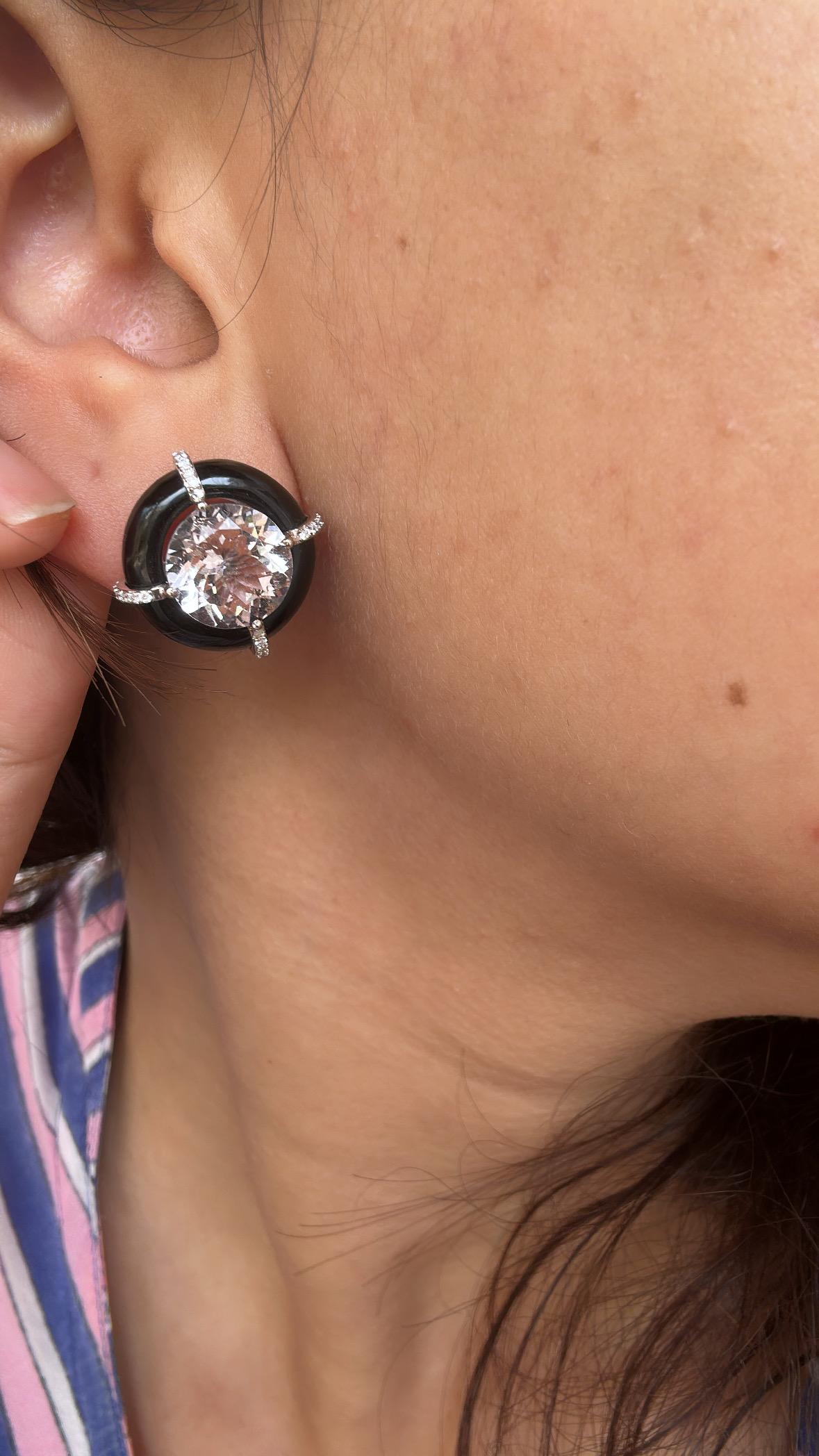 Art déco Boucles d'oreilles en or 18 carats, Morganite, Onyx noir et diamants, 8.38 carats en vente