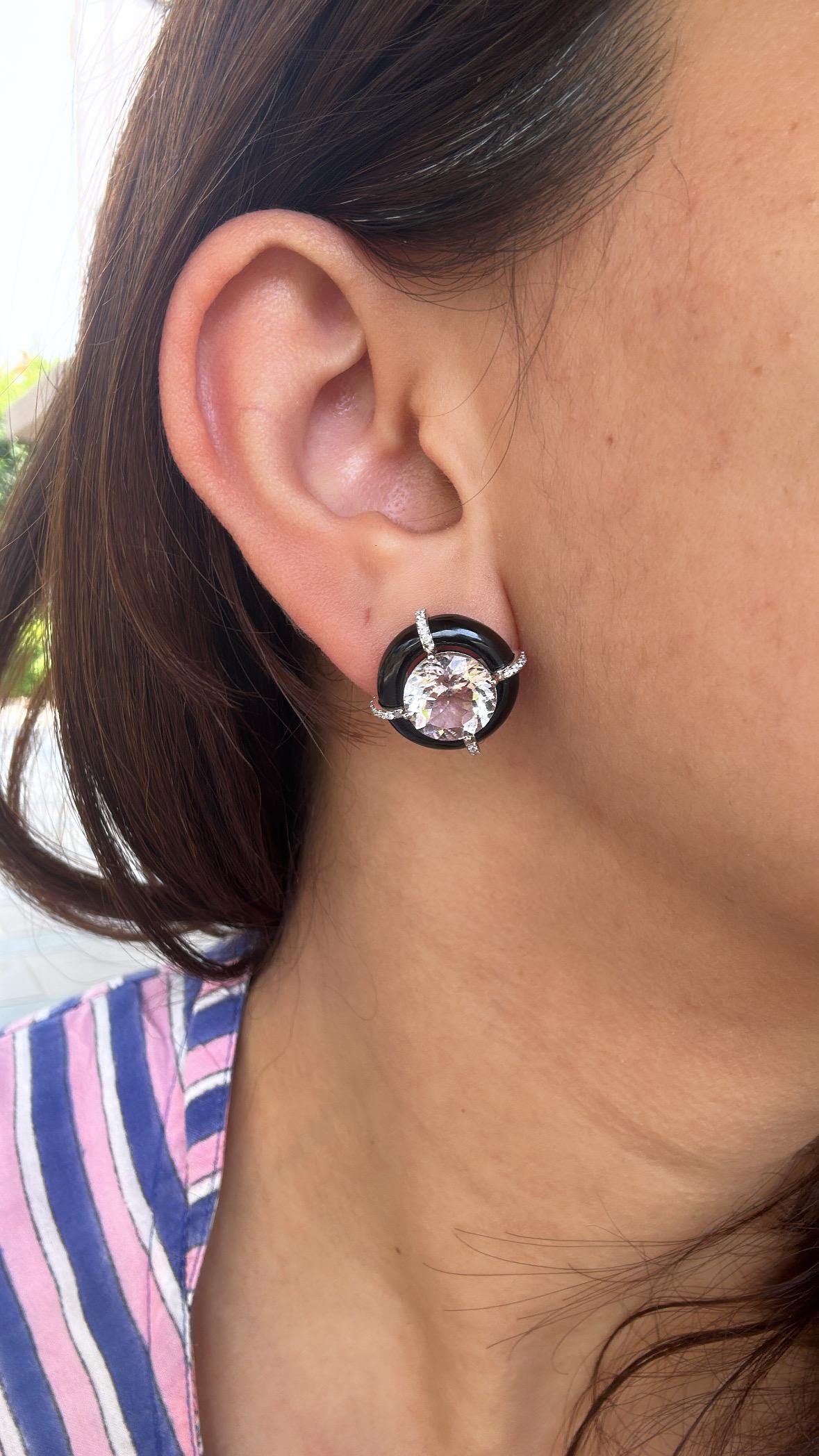 Taille ronde Boucles d'oreilles en or 18 carats, Morganite, Onyx noir et diamants, 8.38 carats en vente