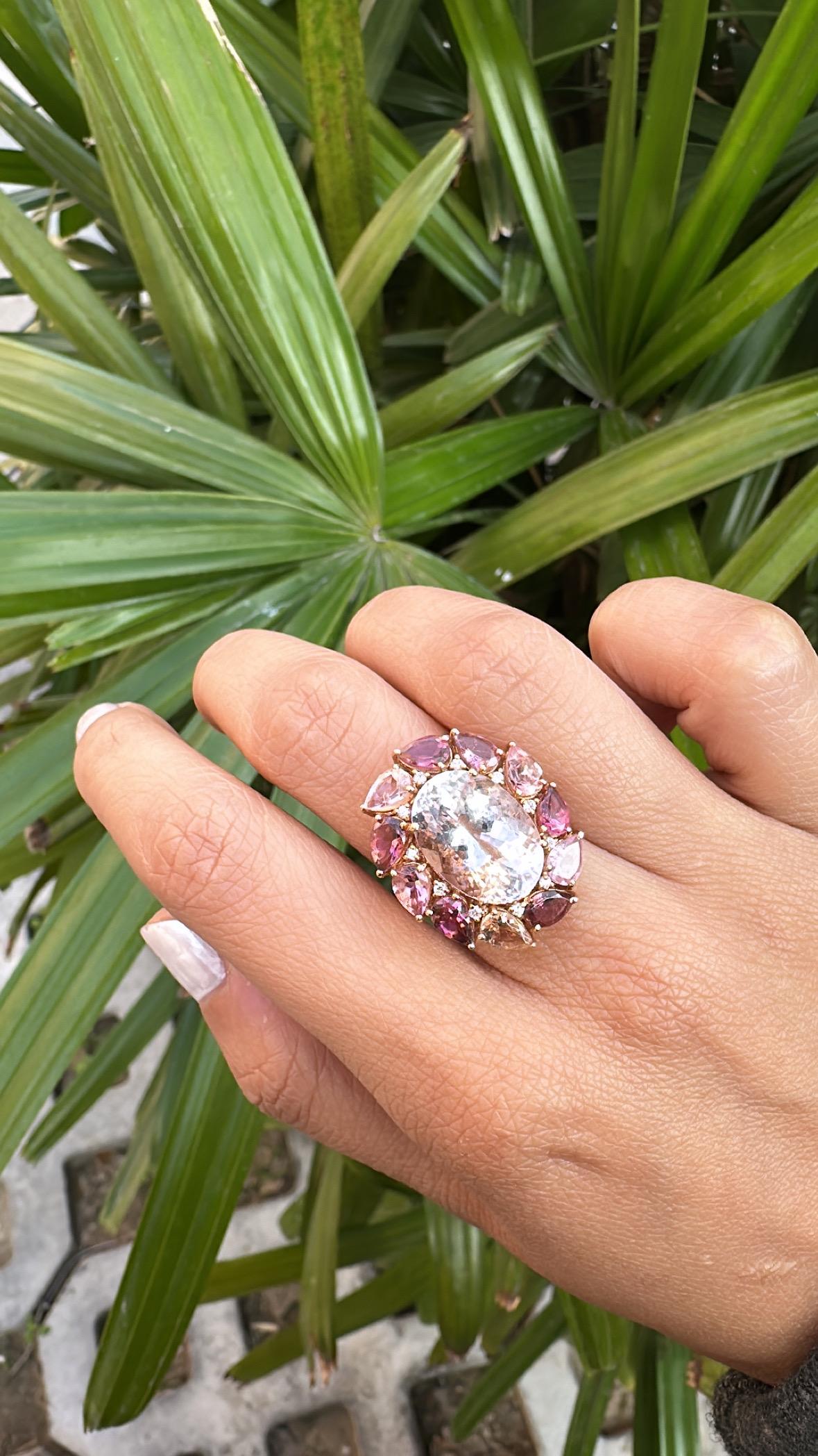 Set in 18K Gold, 8.47 carats Morganite, Tourmalines & Diamonds Cocktail Ring For Sale 3