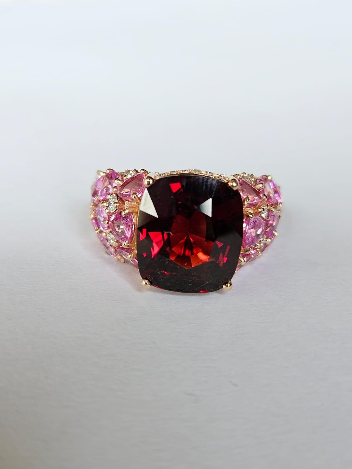 Femenino o masculino Anillo de compromiso en oro de 18 quilates, 8,63 quilates de granate, zafiros rosas y diamantes en venta