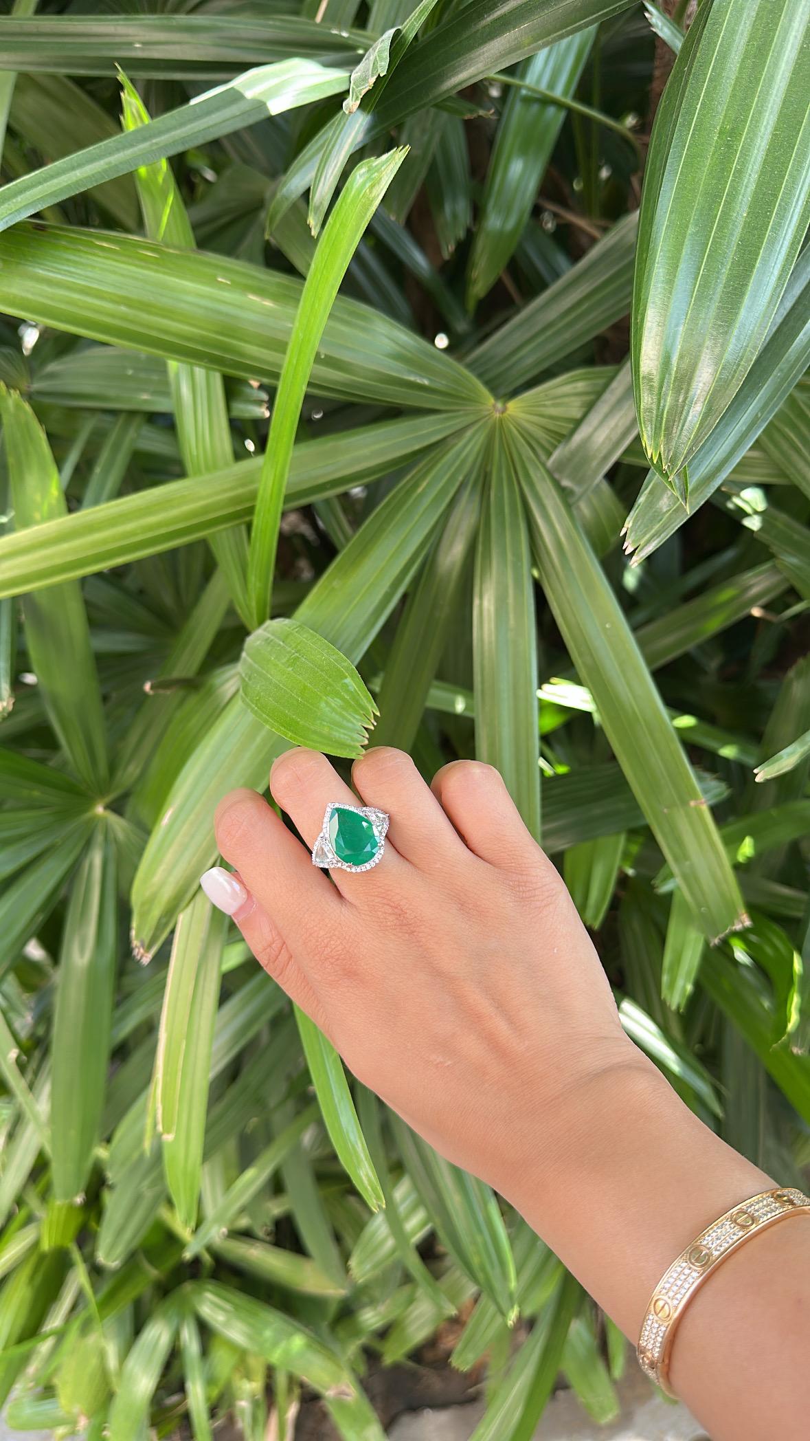 Verlobungsring aus 18-karätigem Gold, 8,77 Karat sambischer Smaragd und Diamanten im Rosenschliff im Angebot 5