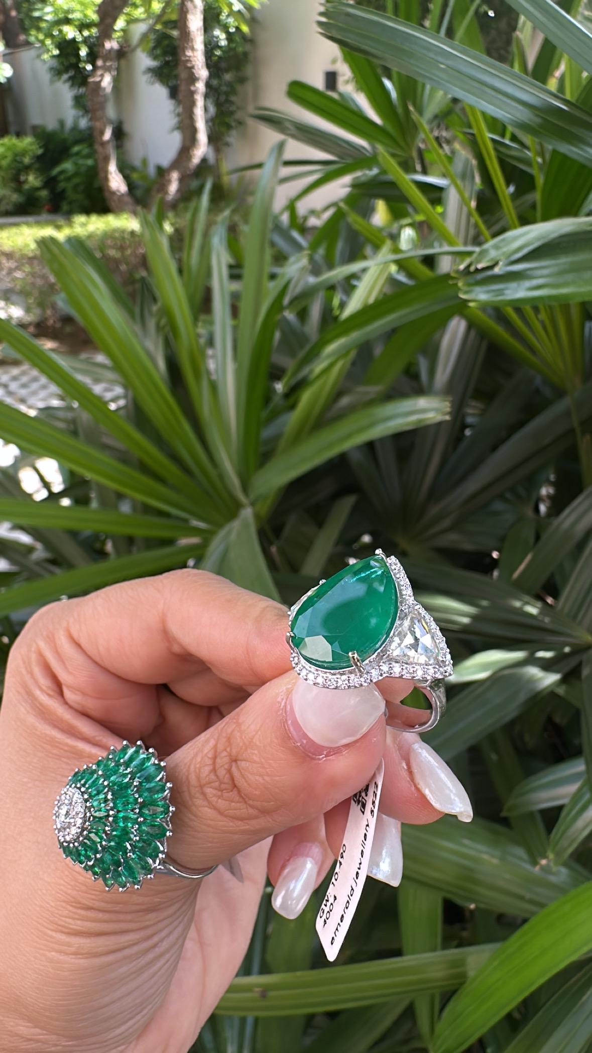 Verlobungsring aus 18-karätigem Gold, 8,77 Karat sambischer Smaragd und Diamanten im Rosenschliff im Angebot 1