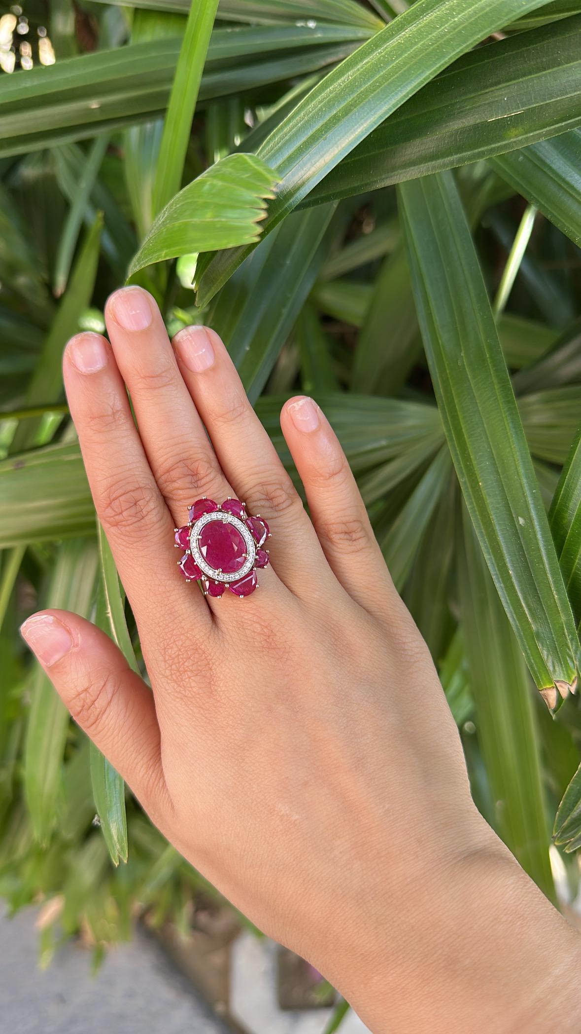 Set in 18K Gold, 8.83 carats, natural Mozambique Ruby & Diamonds Cocktail Ring For Sale 5