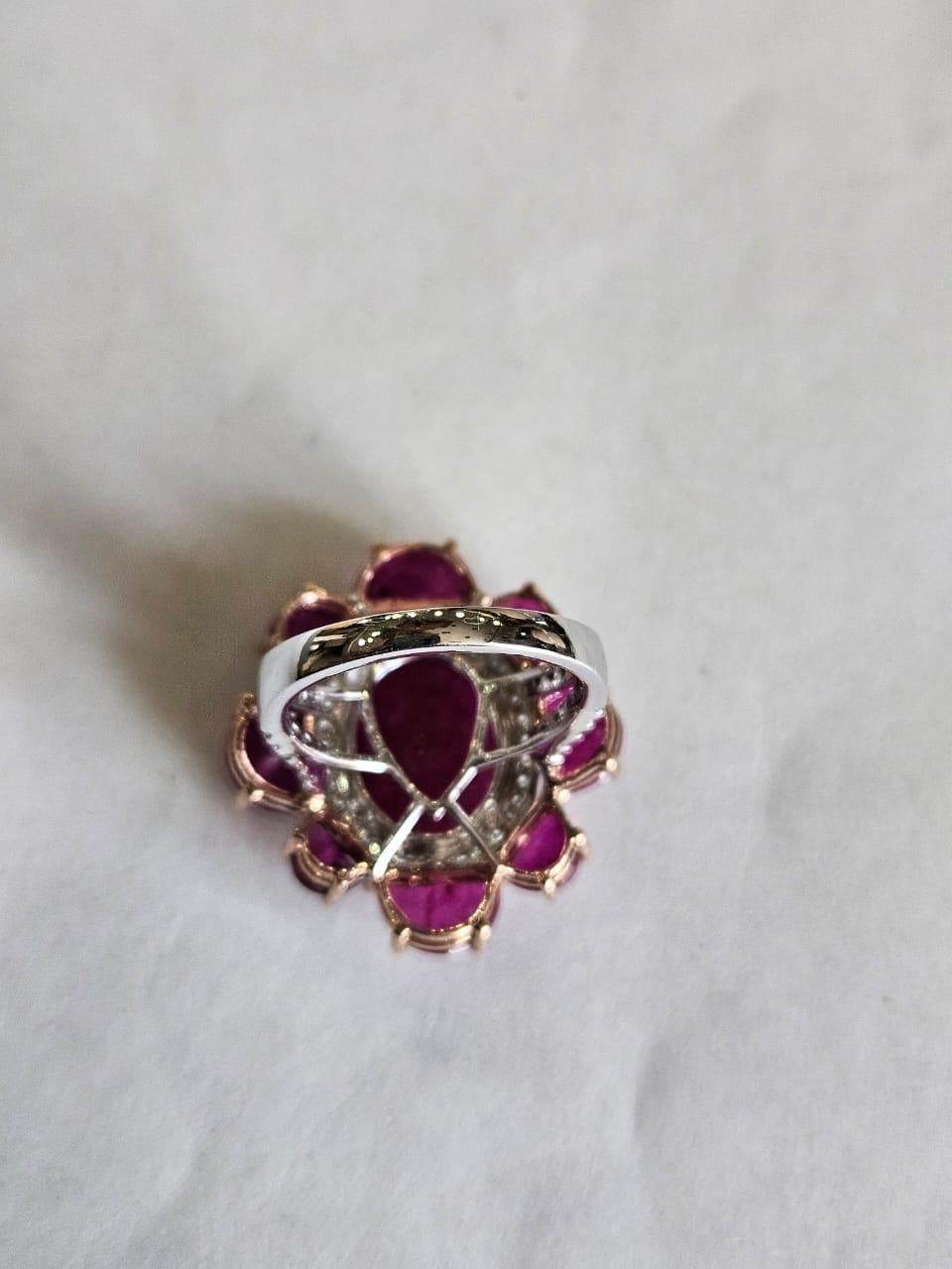 Modern Set in 18K Gold, 8.83 carats, natural Mozambique Ruby & Diamonds Cocktail Ring For Sale