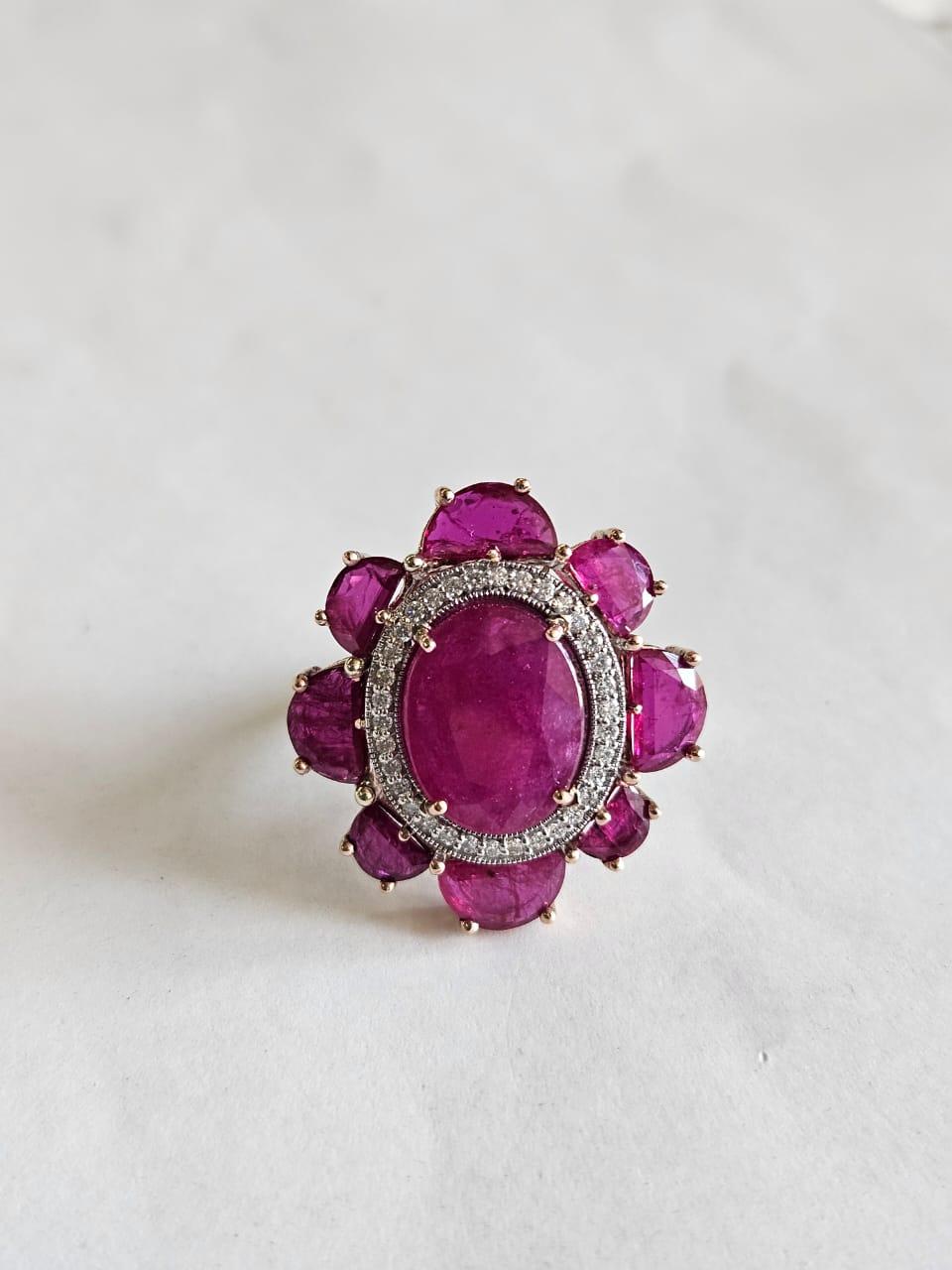 Set in 18K Gold, 8.83 carats, natural Mozambique Ruby & Diamonds Cocktail Ring In New Condition For Sale In Hong Kong, HK