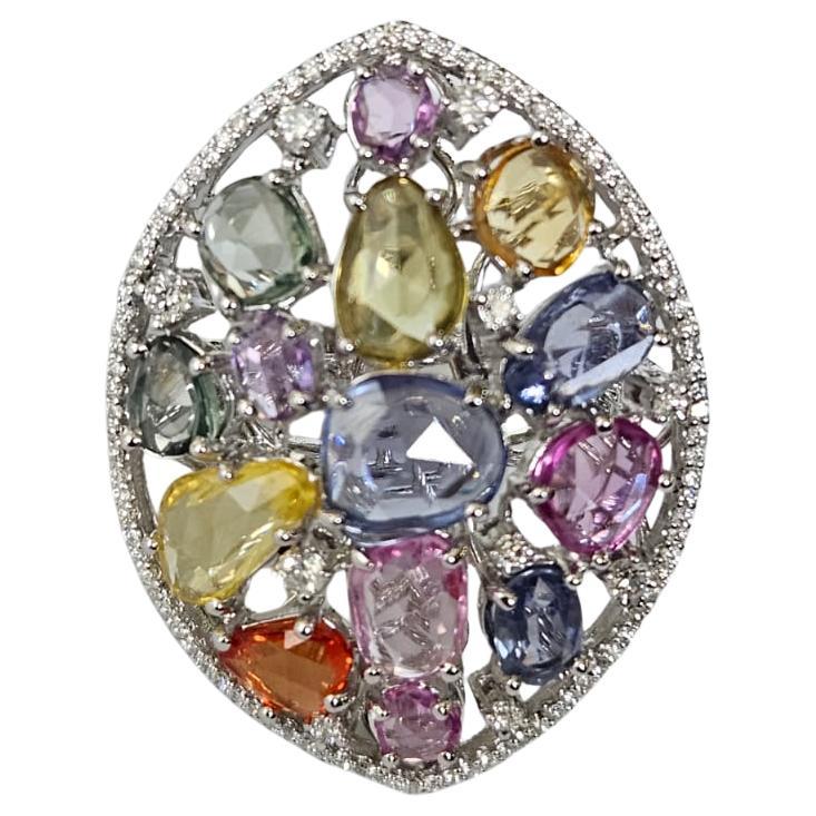 Bague cocktail en or 18 carats, 8.94 carats Ceylon Multi Sapphires & Diamonds en vente