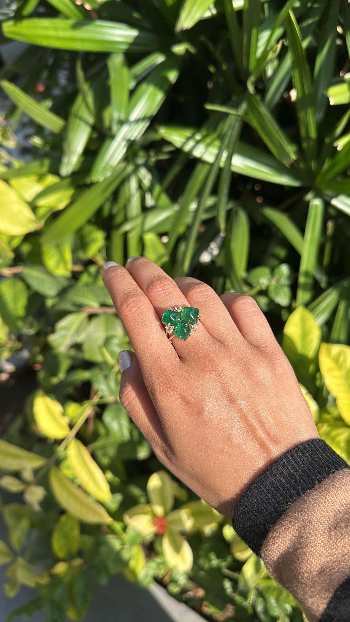 Set in 18K Gold, 9,04 Karat, sambischer Smaragd Zuckerhüte & Diamanten Dome Ring im Angebot 4