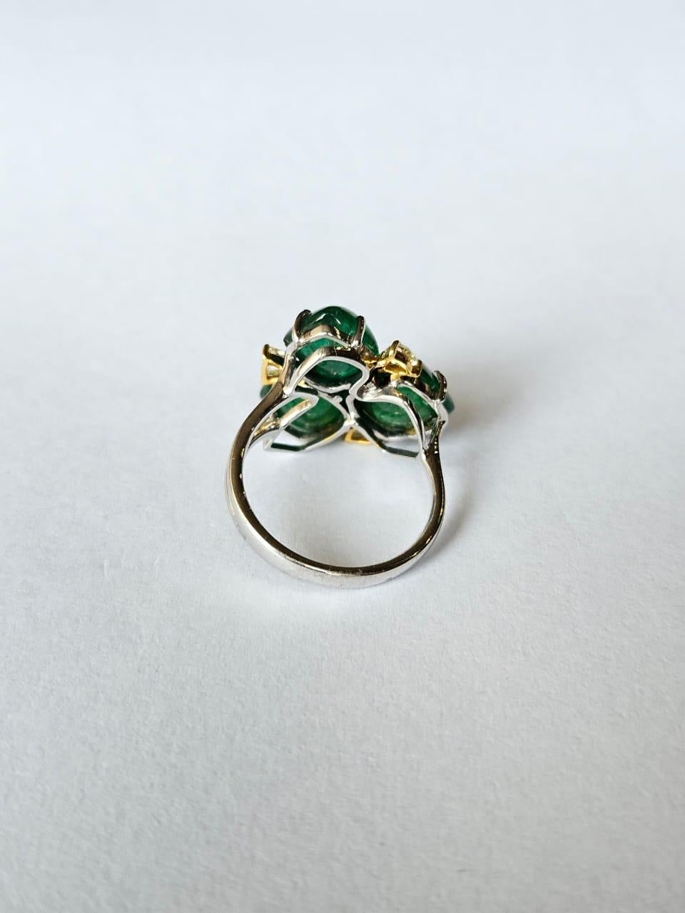 Set in 18K Gold, 9,04 Karat, sambischer Smaragd Zuckerhüte & Diamanten Dome Ring im Zustand „Neu“ im Angebot in Hong Kong, HK