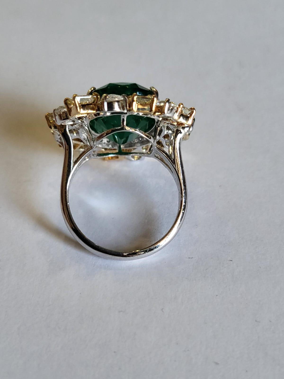 Modern Set in 18K Gold, 9.08 carats Zambian Emerald, Rose Cut Diamonds Engagement Ring  For Sale