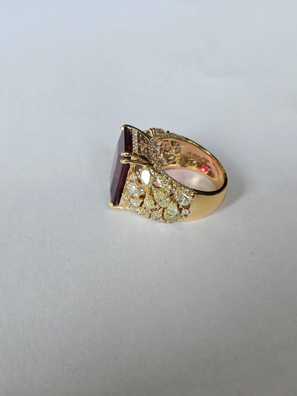 Square Cut Set in 18K Gold, 9.17 carats Rubellite & Yellow Diamond Engagement Cocktail Ring
