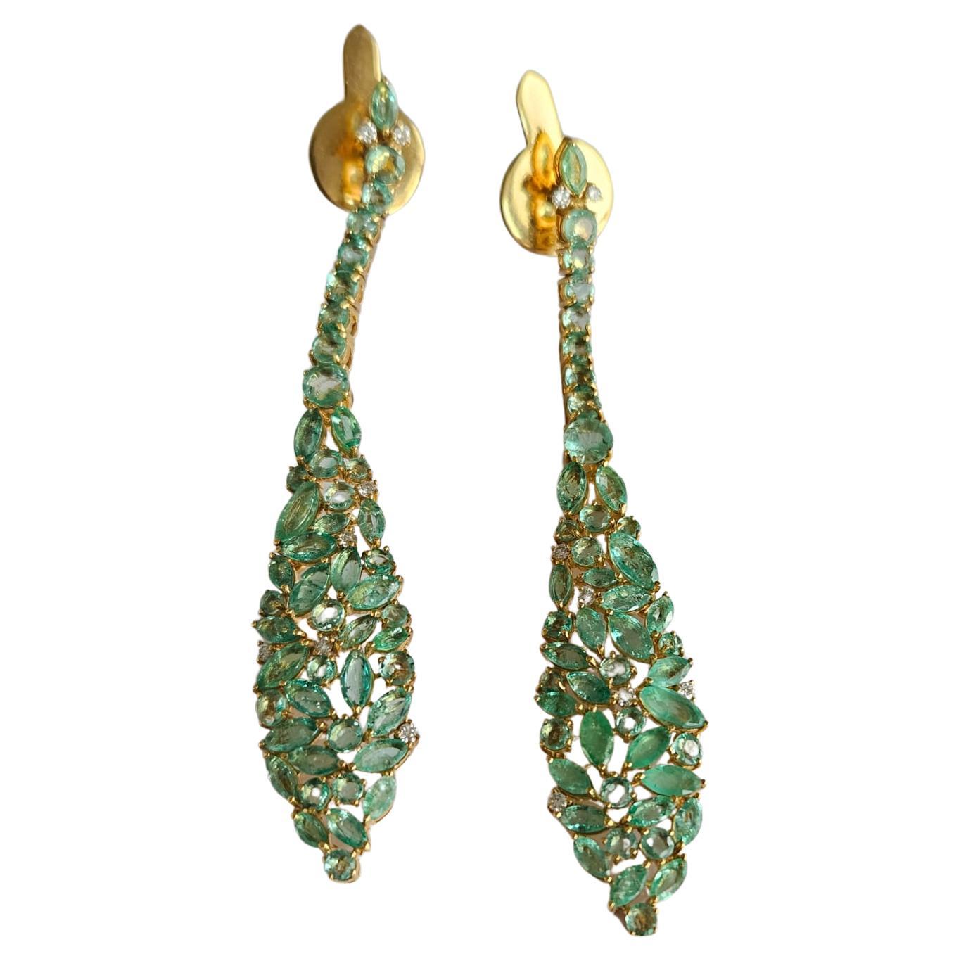 Set in 18K Gold, 9.19 carats, Zambian Emerald & Diamonds Chandelier Earrings For Sale