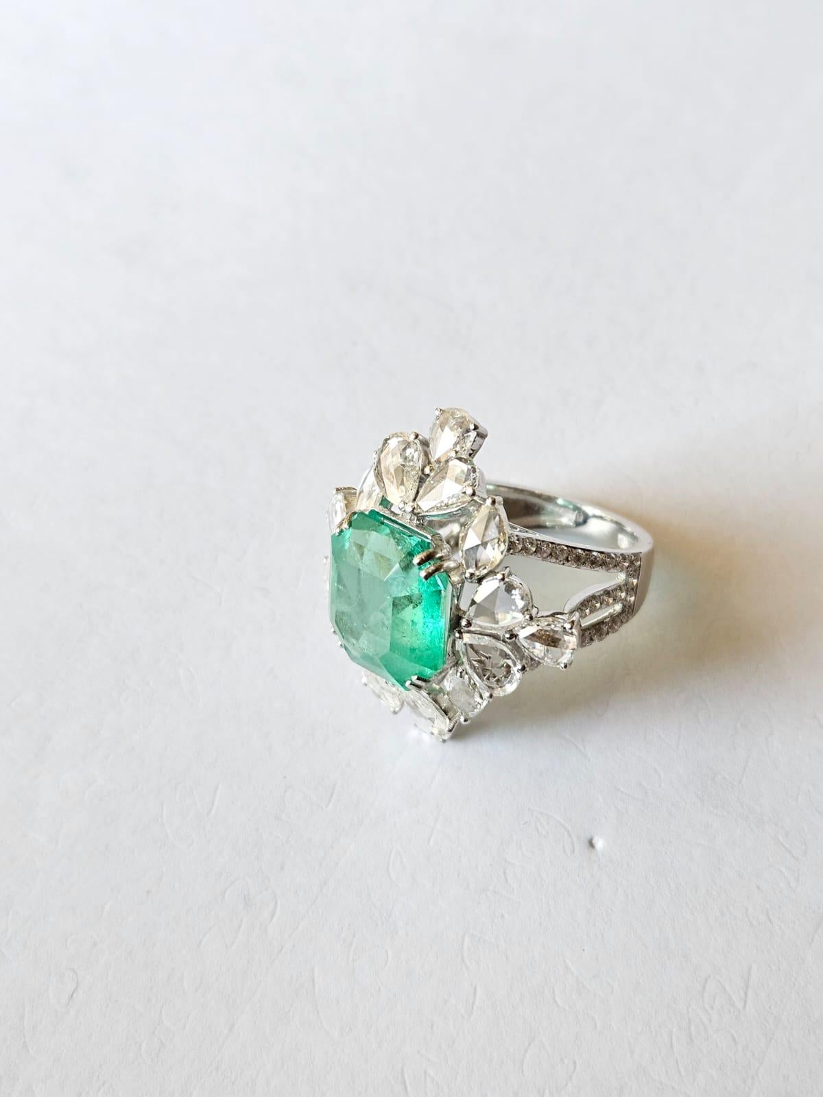 Taille rose Bague de fiançailles en or 18 carats, émeraude colombienne de 9,22 carats et diamant de taille rose en vente