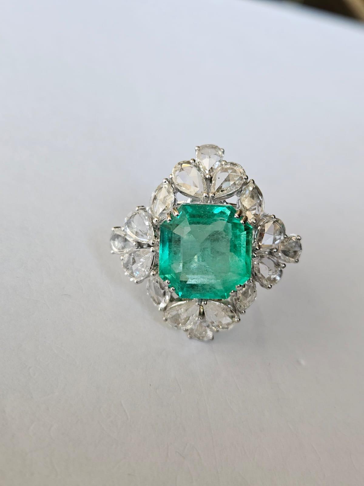 Bague de fiançailles en or 18 carats, émeraude colombienne de 9,22 carats et diamant de taille rose Neuf - En vente à Hong Kong, HK