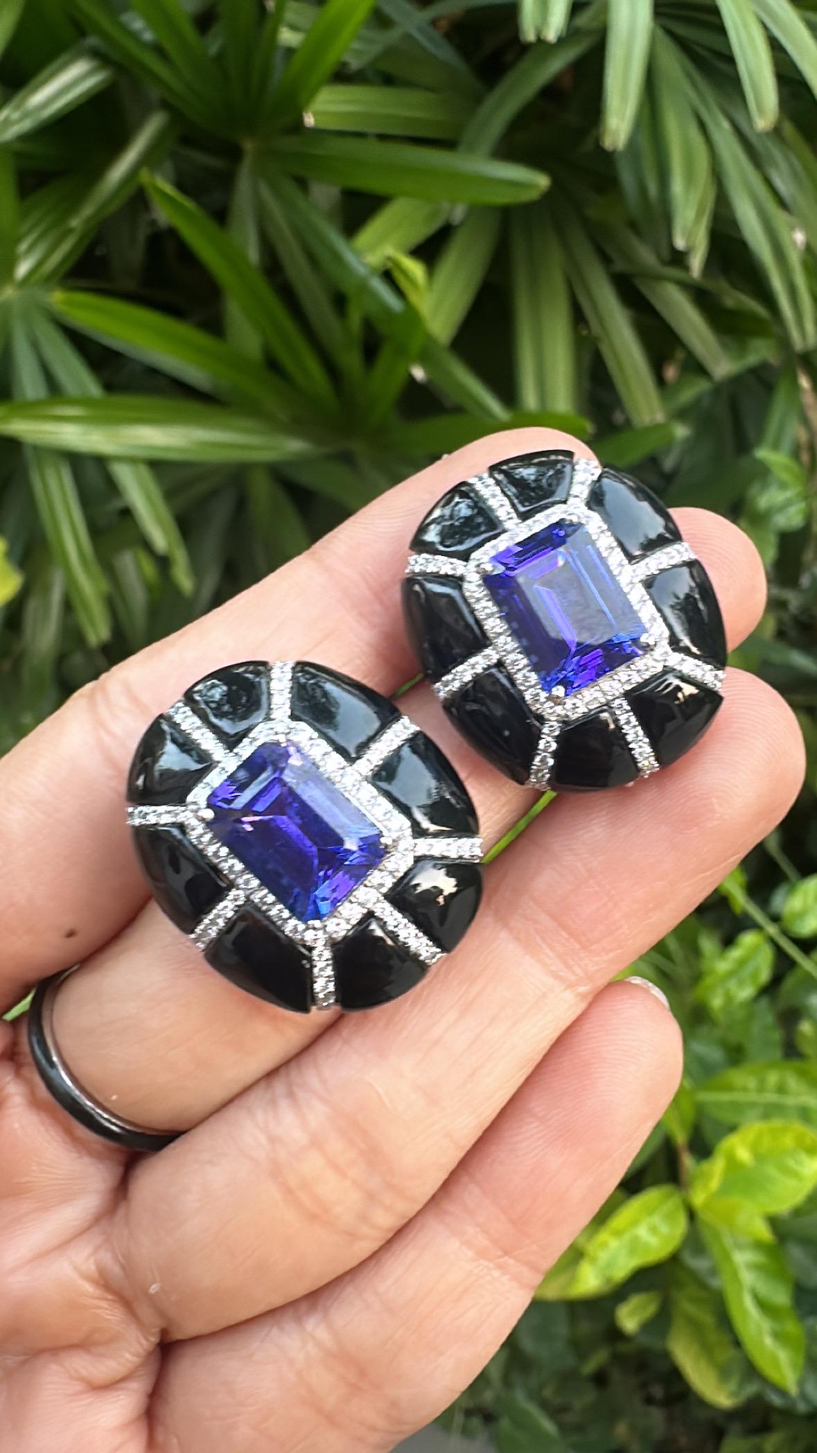 Pendientes de oro de 18 quilates, tanzanita de 9,24 quilates, ónice negro y diamantes en venta 7