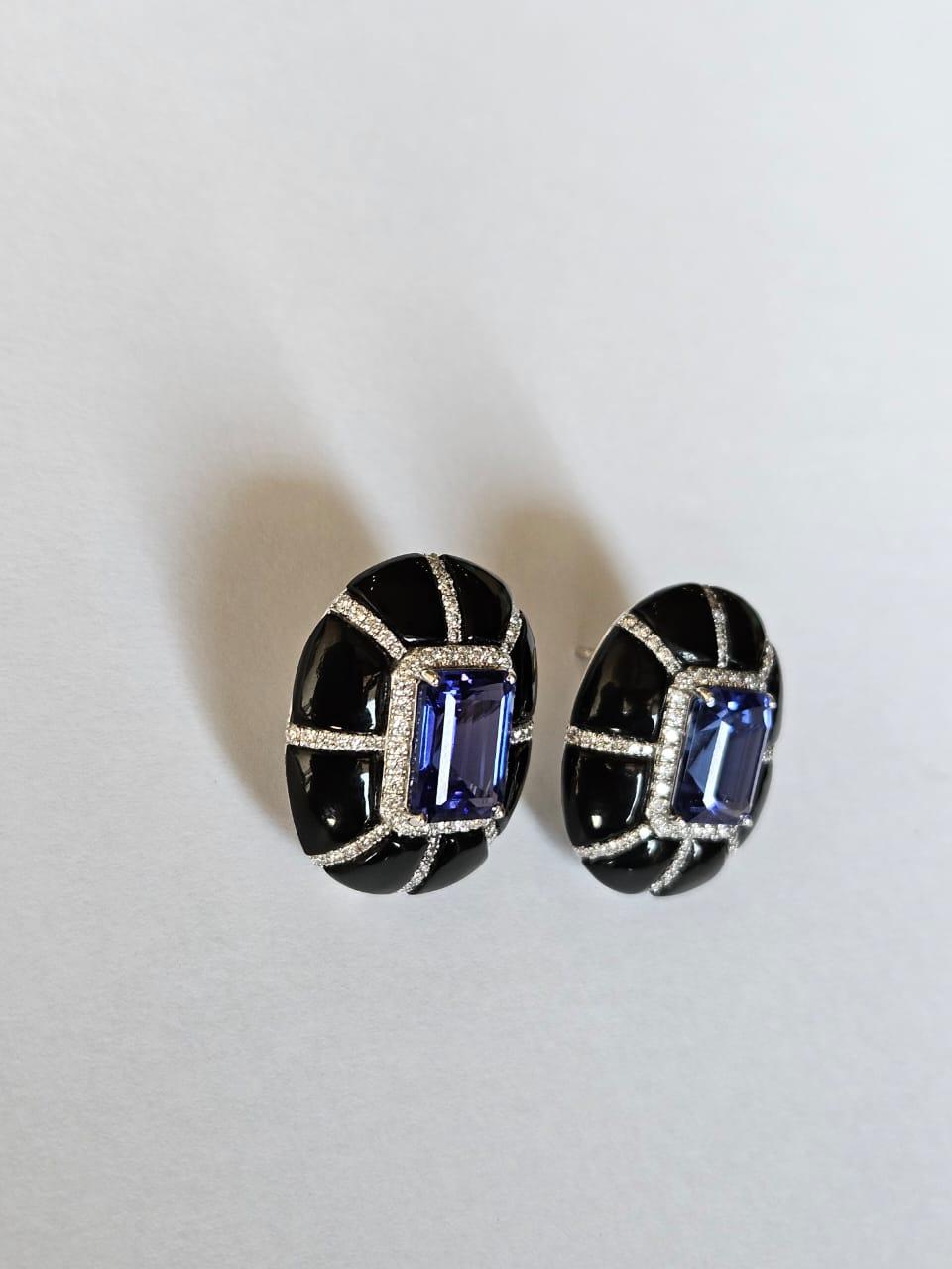 Pendientes de oro de 18 quilates, tanzanita de 9,24 quilates, ónice negro y diamantes Moderno en venta