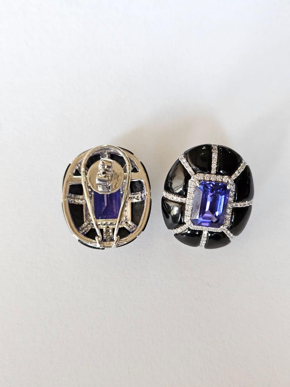 Pendientes de oro de 18 quilates, tanzanita de 9,24 quilates, ónice negro y diamantes en Nuevo estado para la venta en Hong Kong, HK