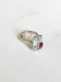 Verlobungsring aus 18-karätigem Gold mit einem 9,26-Karat-Aquamarin, Rubellit und Diamanten
