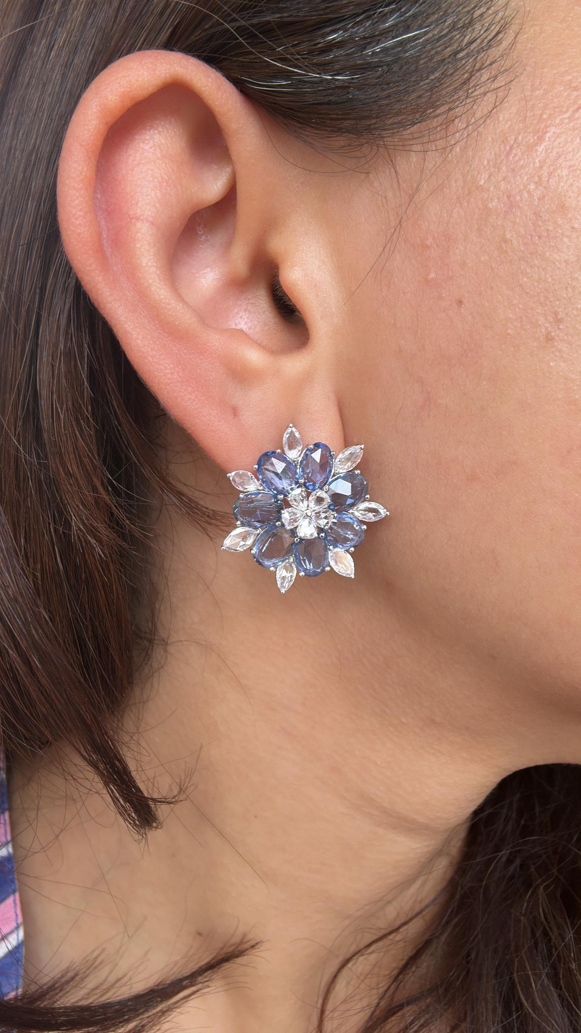 Clous d'oreilles en or 18 carats, saphirs bleus et diamants taille rose de 9,42 carats en vente 6