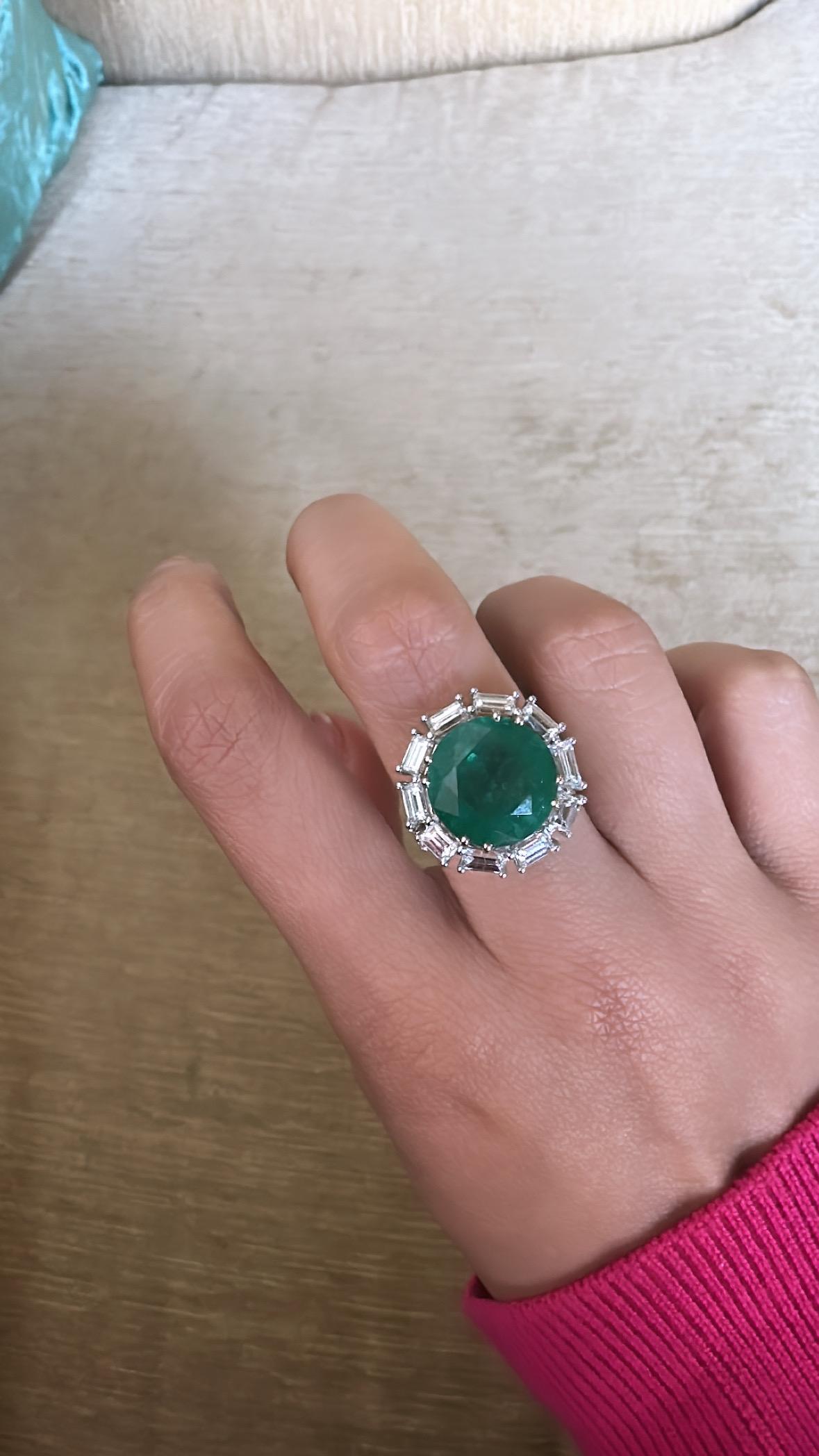 Set in 18K Gold, 9.49 carats, natural Zambian Emerald & Diamonds Engagement Ring 2