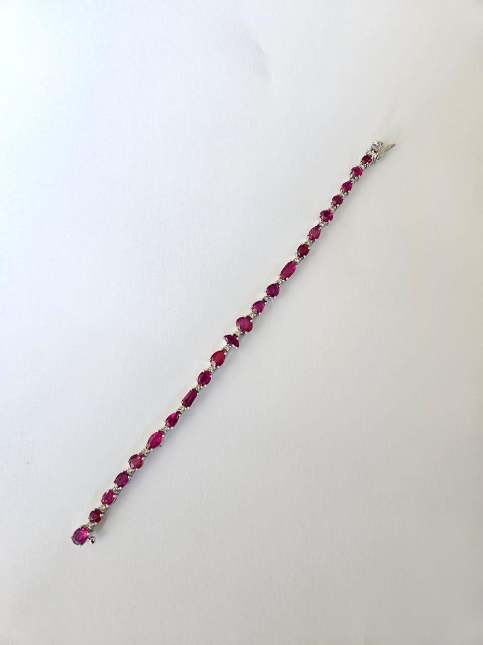 Femenino o masculino Pulsera de tenis de oro de 18 quilates, 9,57 quilates, rubí natural de Mozambique y diamantes en venta