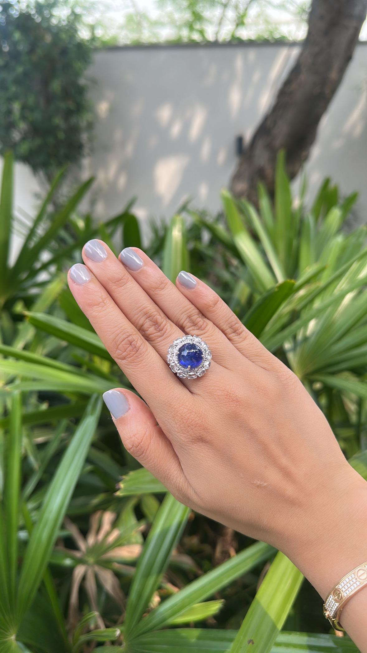 Anello da cocktail in oro 18 carati, tanzanite cabochon da 9,66 carati e diamanti taglio rosa in vendita 2
