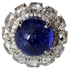 Engastado en oro de 18 quilates, cabujón de tanzanita de 9,66 quilates y anillo de cóctel de diamantes talla rosa
