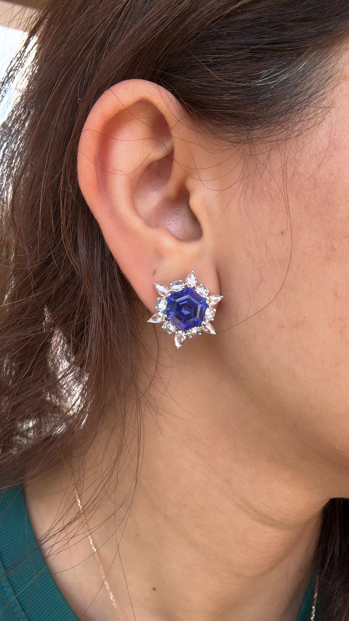 Set in 18K Gold, 9.83 carat Hexagon Tanzanites & Rose Cut Diamonds Stud Earrings For Sale 7