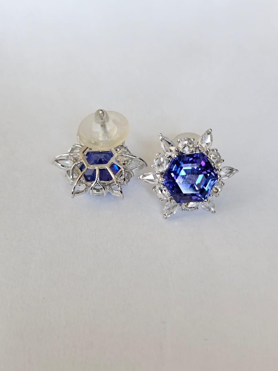 Hexagon Cut Set in 18K Gold, 9.83 carat Hexagon Tanzanites & Rose Cut Diamonds Stud Earrings For Sale