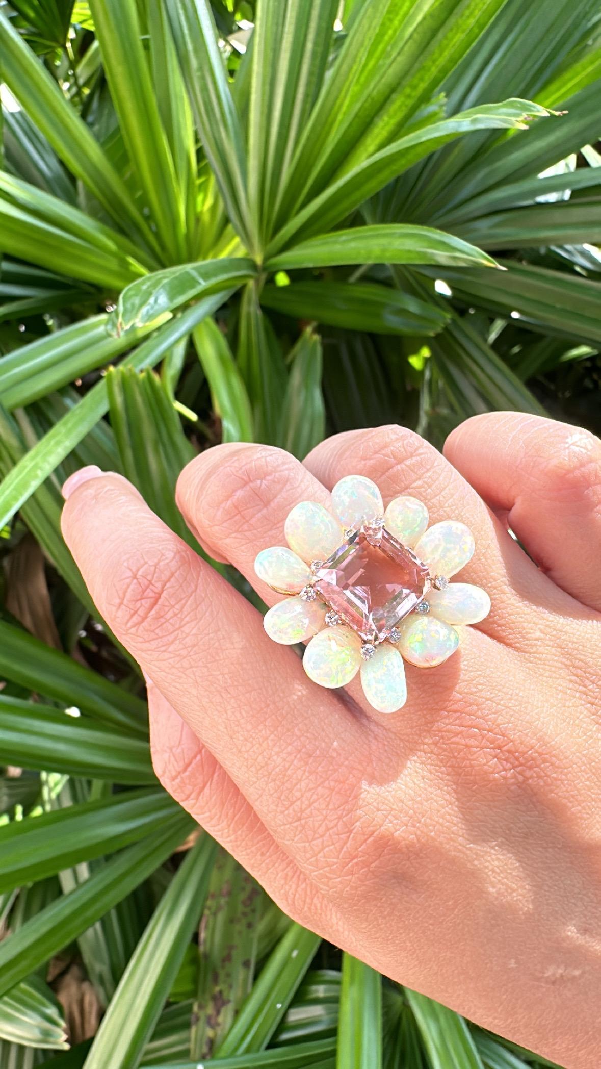 Women's or Men's Set in 18K Gold, 9.87 carats Tourmaline, Ethiopian Opal & Diamonds Cocktail Ring For Sale