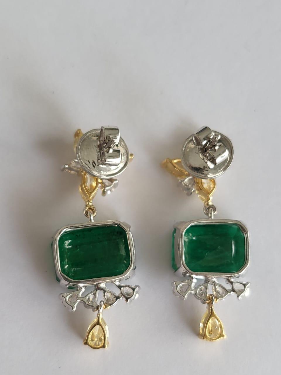 Pear Cut Set in 18k Gold, 9.88 Carats, Zambian Emerald & Yellow Diamonds Dangle Earrings For Sale
