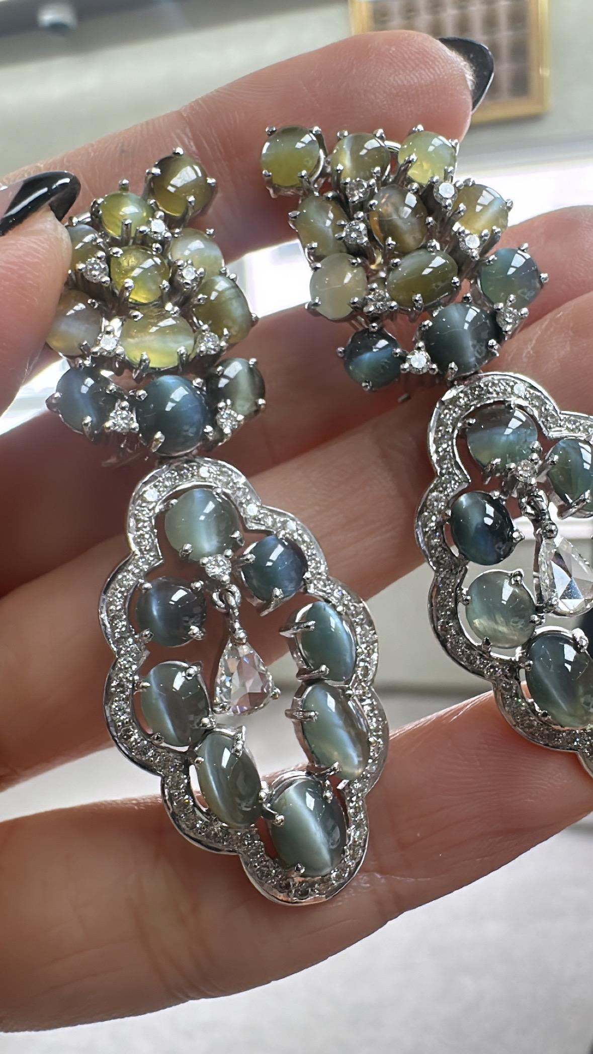 Boucles d'oreilles chandelier en or 18 carats, alexandrite œil de chat et diamants taille rose Neuf - En vente à Hong Kong, HK