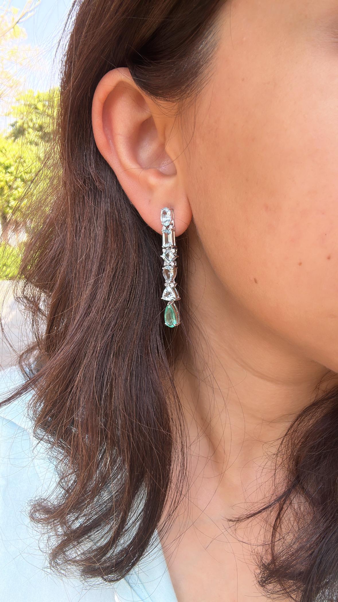 Set in 18K Gold, Aquamarine, Colombian Emeralds & Diamonds Chandelier Earrings For Sale 3