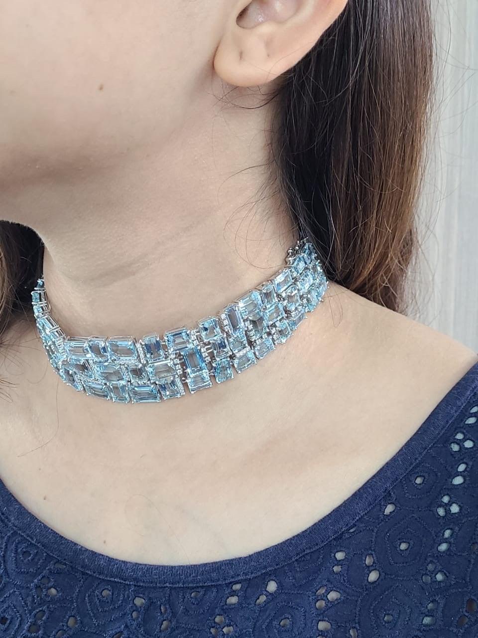 18k Gold Aquamarine & Diamonds Convertible Choker Necklace and Bracelet In New Condition In Hong Kong, HK