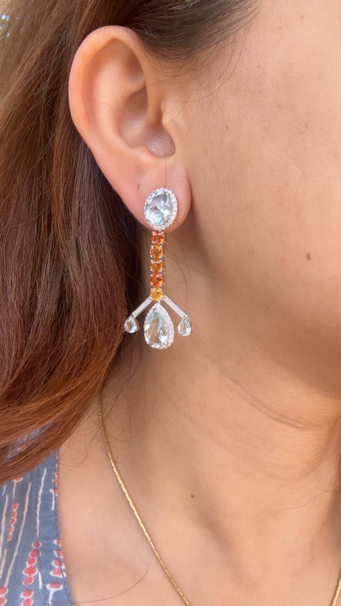 Orecchini pendenti in oro 18 carati, acquamarine, zaffiri gialli e diamanti in vendita 5