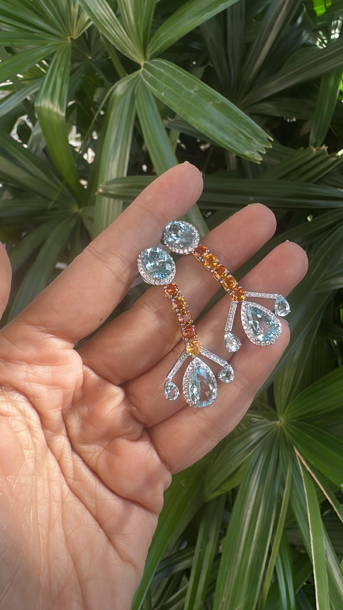 Orecchini pendenti in oro 18 carati, acquamarine, zaffiri gialli e diamanti in vendita 1