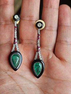 Ohrgehänge aus 18 Karat Gold, Art Deco, Smaragd, schwarzem Onyx, Rubin und Diamanten