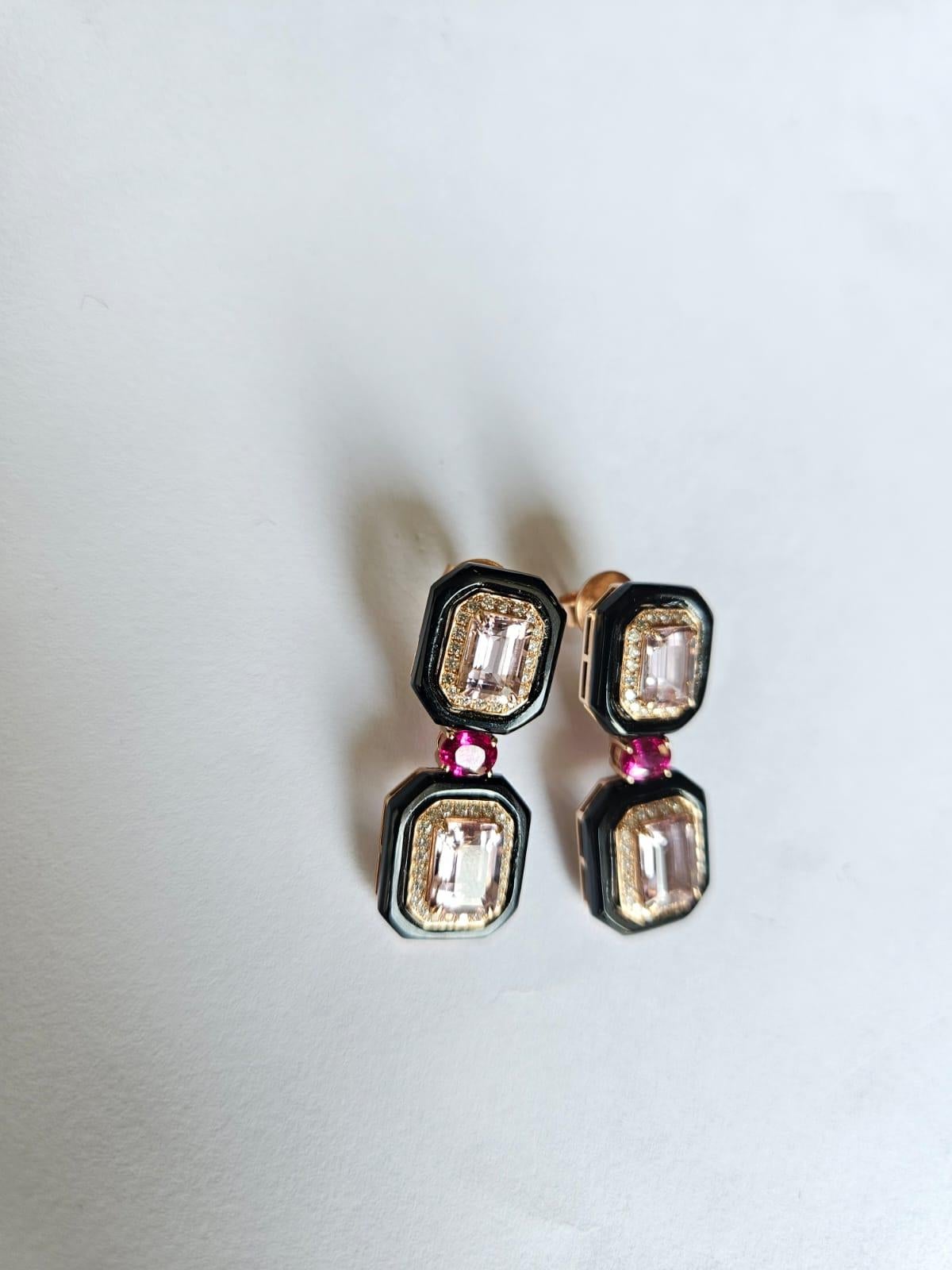Pendientes Colgantes Art Decó de Oro de 18 K, Morganita, Rubí, Ónice Negro y Diamantes Corte esmeralda en venta