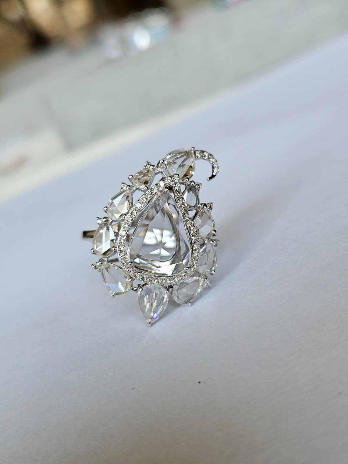 Set in 18K Gold, Art deco style, 3.15 carats Rose cut Diamonds Engagement Ring In New Condition For Sale In Hong Kong, HK